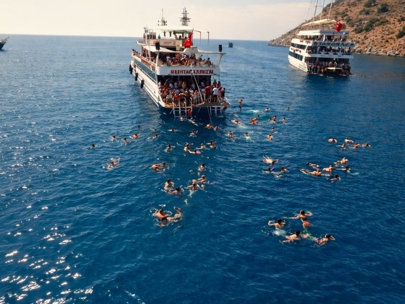 Alanya’nın Serin Ve Berrak Koyları