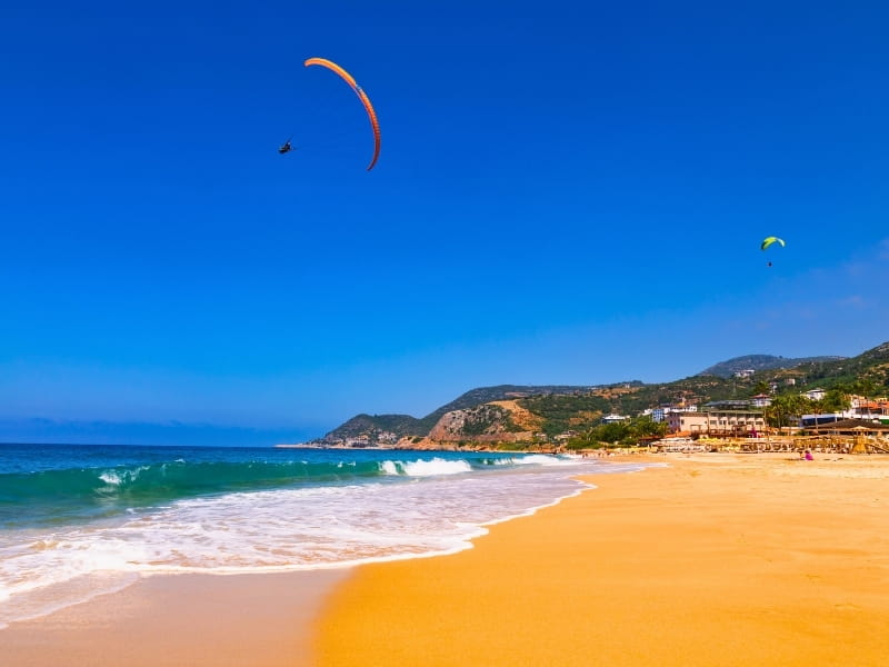 Alanya Kalesi ve Cleopatra Plajı Manzarası