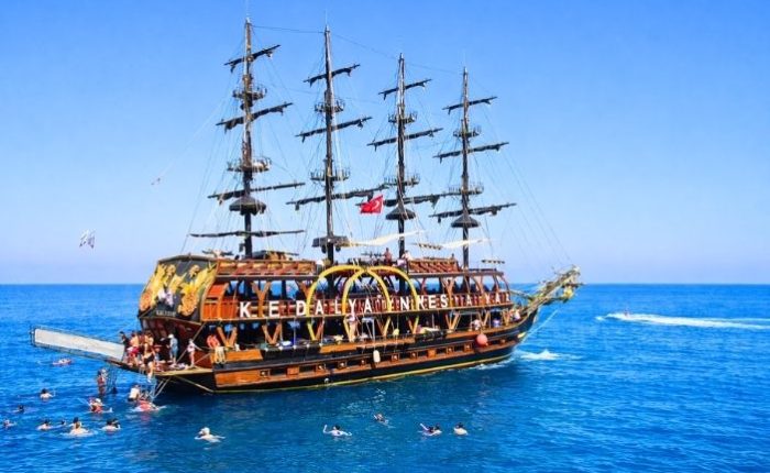 Antalya Galleon Tekne Turu Feature