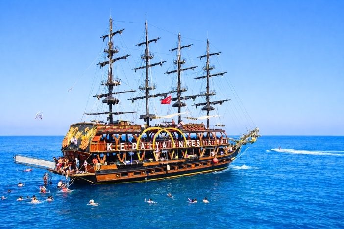 Antalya Galleon Tekne Turu Feature