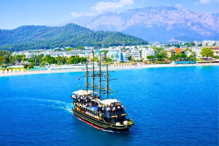 Antalya Medusa Tekne Turu Feature