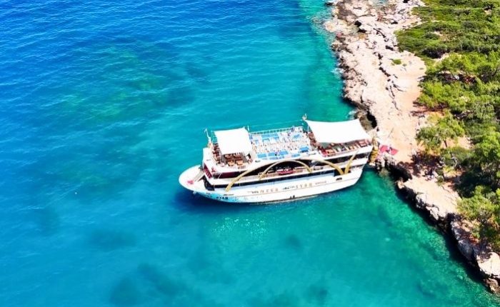 Antalya Mega Star Tekne Turu Feature