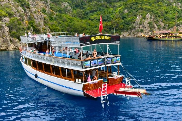 Aquarıum Boat Boat Trip Feature