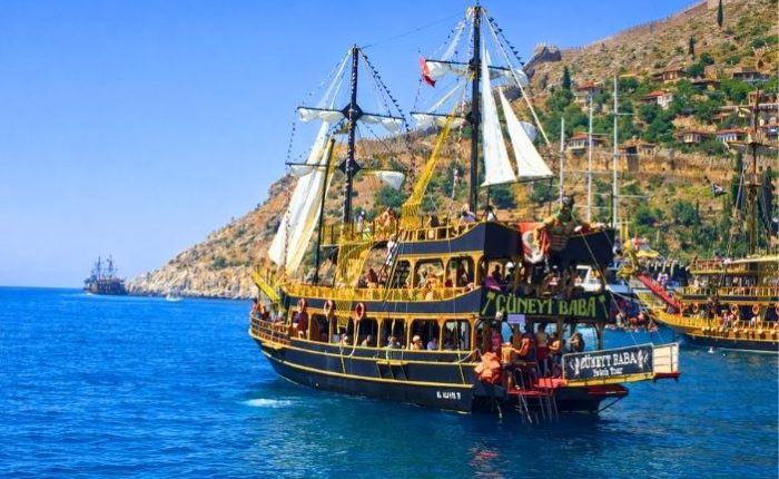 Cüneyt Baba Tekne Turu Alanya Feature
