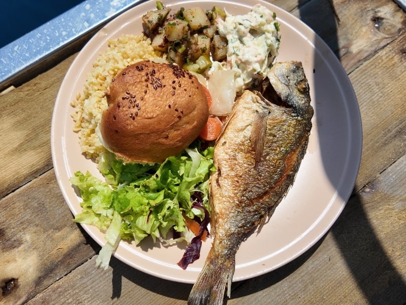 Lezzetli Öğle Yemeği Servisi