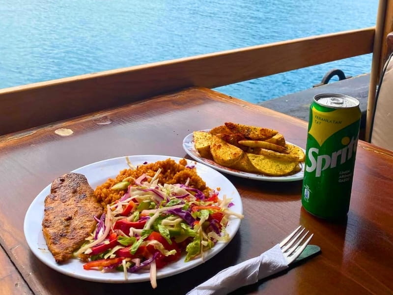 Lezzetli Öğle Yemeği