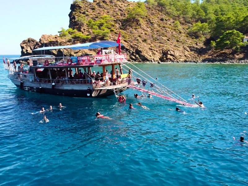 Hacivat Koyu | Son Yüzme