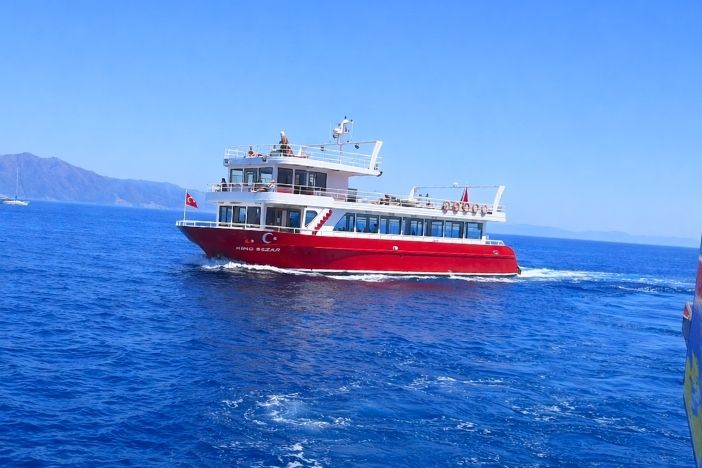 King Sezar Boat Trip Feature