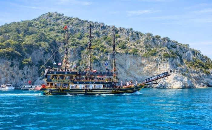 Mamma Mia Korsan Tekne Turu Feature