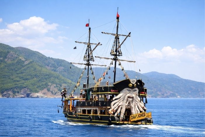 Marmaris Davy Jones Korsan Tekne Feature