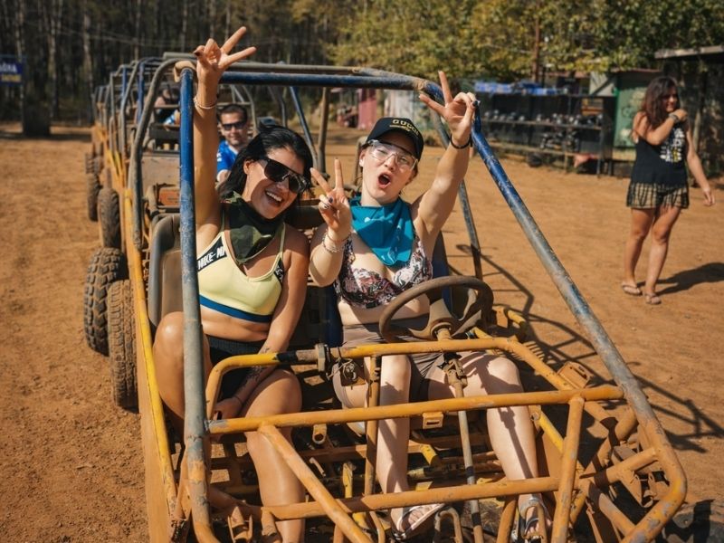 Tozlu Yollarda Eğlence Başlıyor